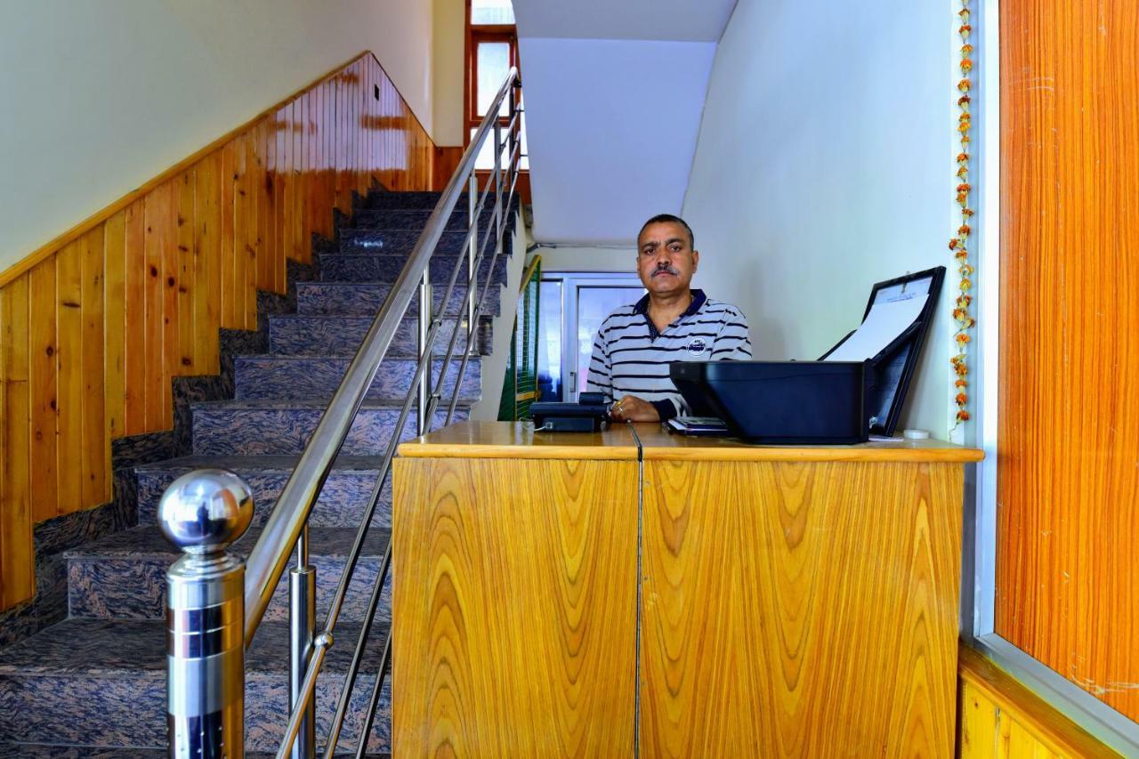 Oyo 38661 Hotel Apna Ghar Manali (Himachal Pradesh) Bagian luar foto